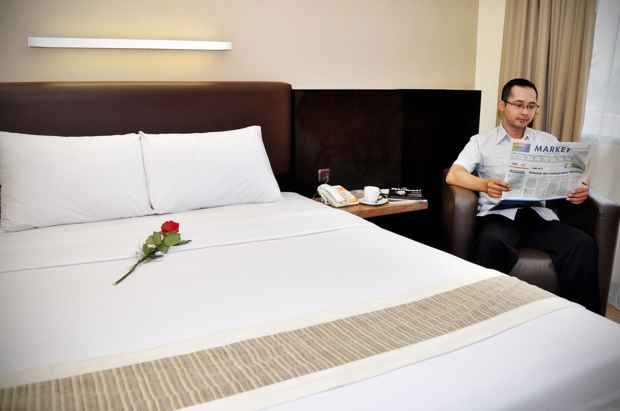 Pandanaran Hotel Semarang Luaran gambar
