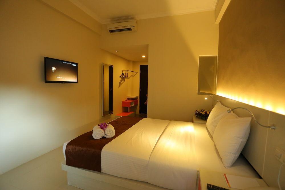 Pandanaran Hotel Semarang Luaran gambar