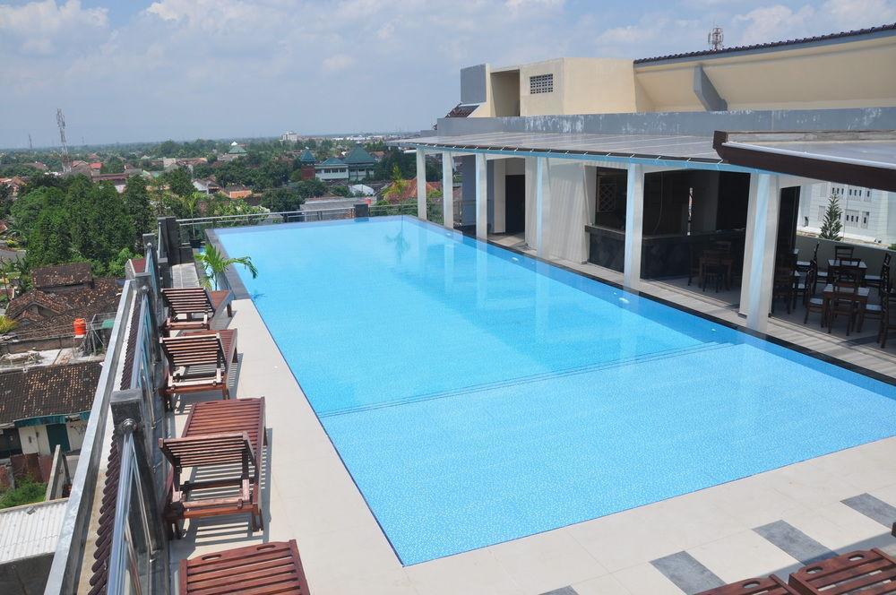 Pandanaran Hotel Semarang Luaran gambar