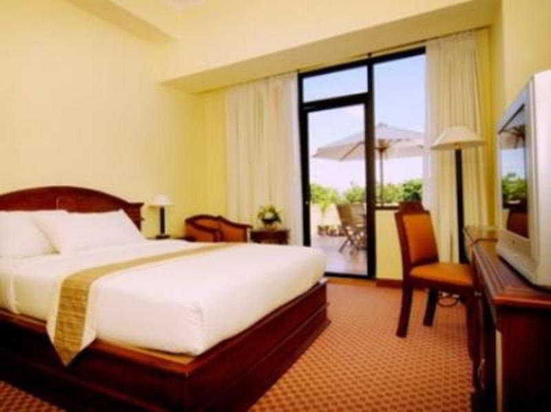 Pandanaran Hotel Semarang Luaran gambar