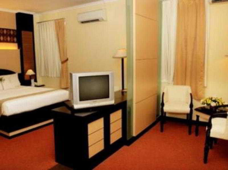 Pandanaran Hotel Semarang Luaran gambar