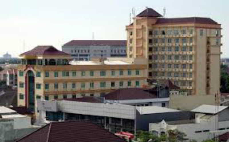 Pandanaran Hotel Semarang Luaran gambar