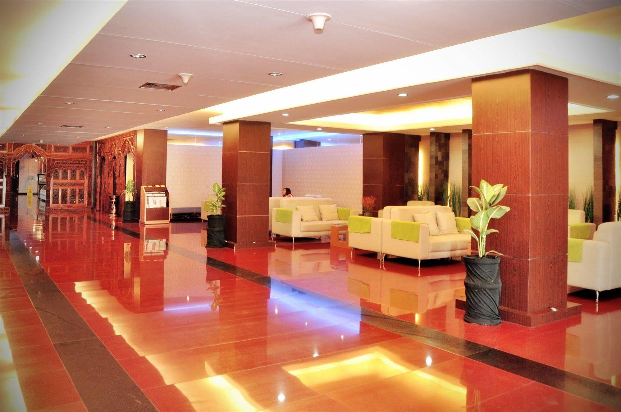 Pandanaran Hotel Semarang Luaran gambar