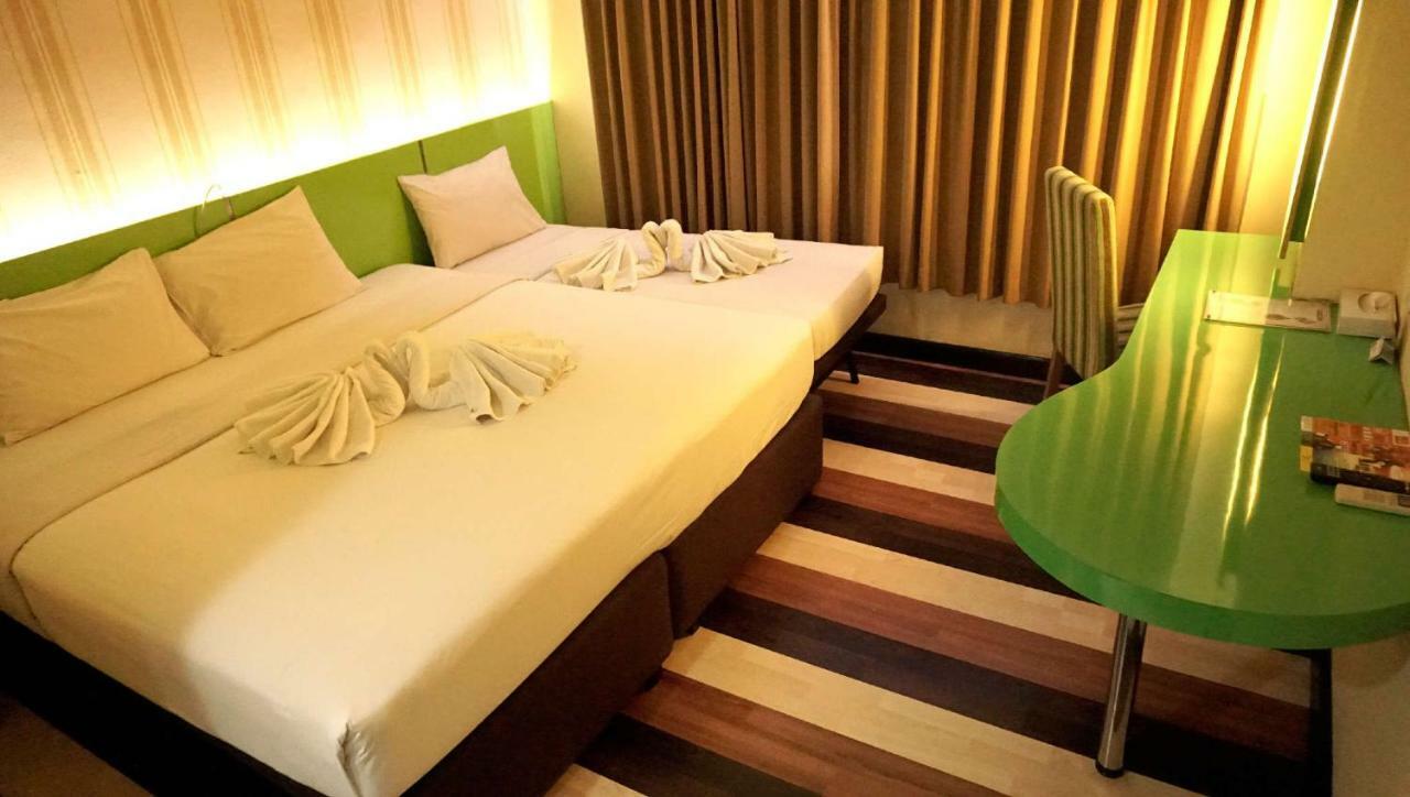 Pandanaran Hotel Semarang Luaran gambar