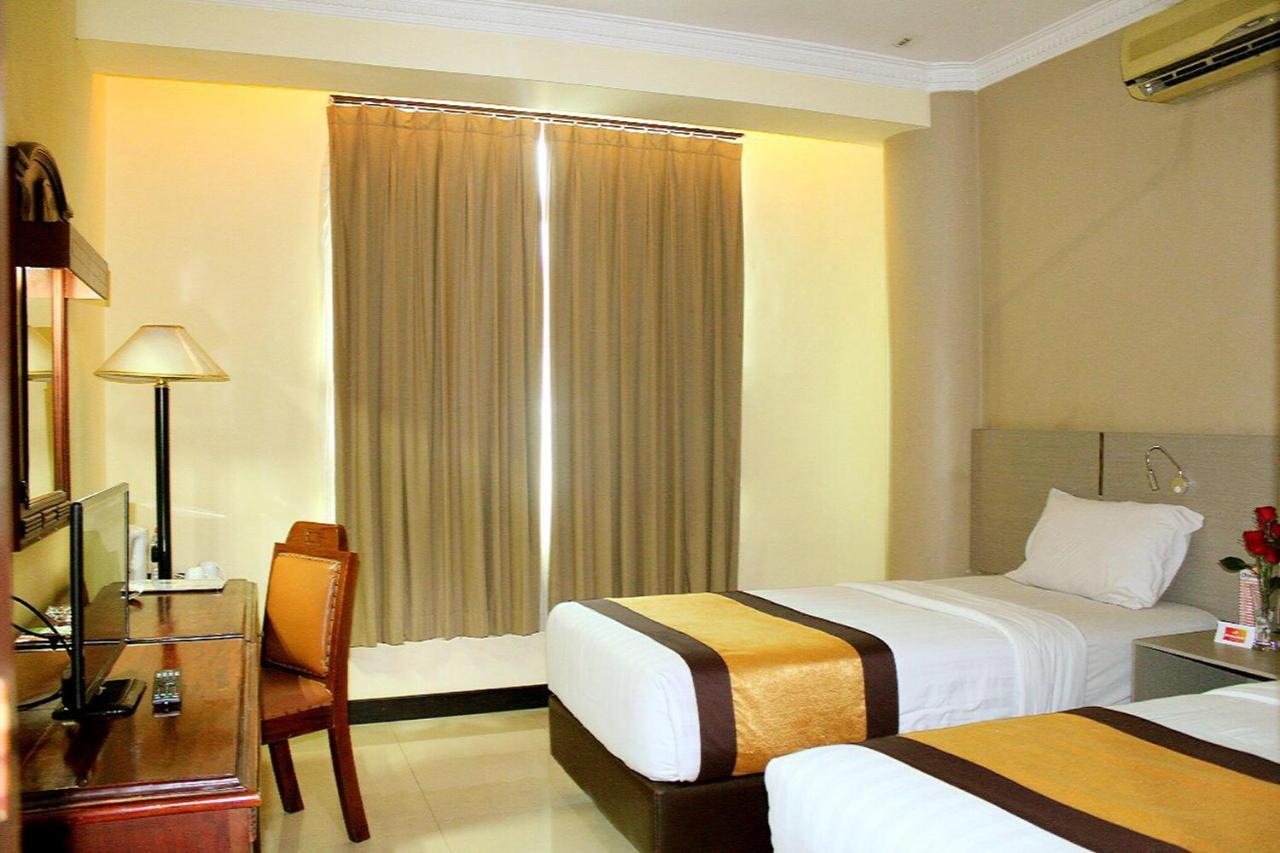 Pandanaran Hotel Semarang Luaran gambar